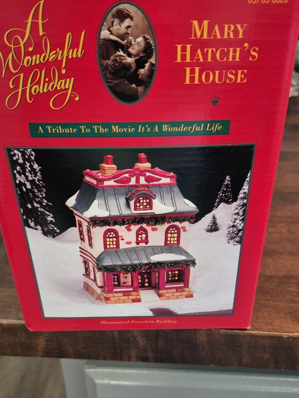 A Wonderful Holiday Mary Hatch's House - Red Porcelain Illuminated Building